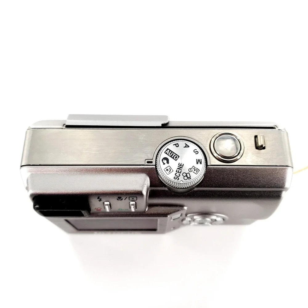 Olympus CAMEDIA C-60 Zoom 6.1MP Digital Camera Silver No Card Tested & Works